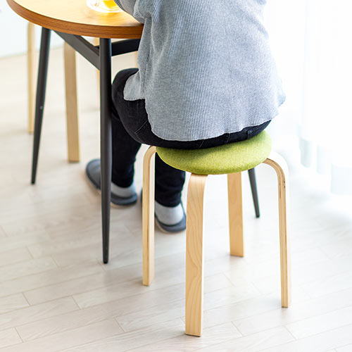 丸椅子 布張り座面 木製脚 スツール グリーン スタッキング可能 YK 