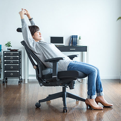 【アウトレット】高機能メッシュチェア(2点可動ロッキング・ハイバック・座面前後スライド可能・ブラック)