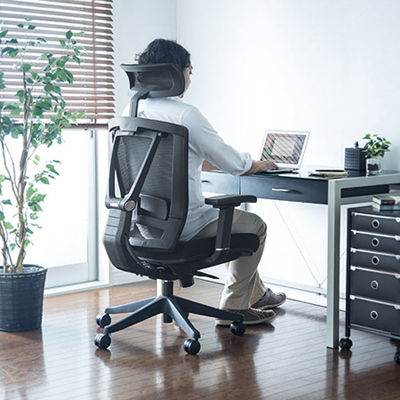 【アウトレット】高機能メッシュチェア(2点可動ロッキング・ハイバック・座面前後スライド可能・ブラック)