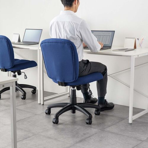 防汚 防傷 オフィスチェア 布張り ロッキング機能 キャスター付き ネイビー